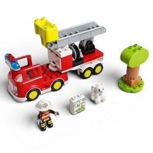 Lego Duplo Fire Truck Set | Item #10969 | 21 Pieces | Ages 2+ (White Cat)